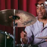 Scompare un’altra figura leggendaria del jazz post-bellico. È morto Roy Haynes, aveva 99 anni Scompare un’altra figura leggendaria del jazz post-bellico. È morto Roy Haynes, aveva 99 anni