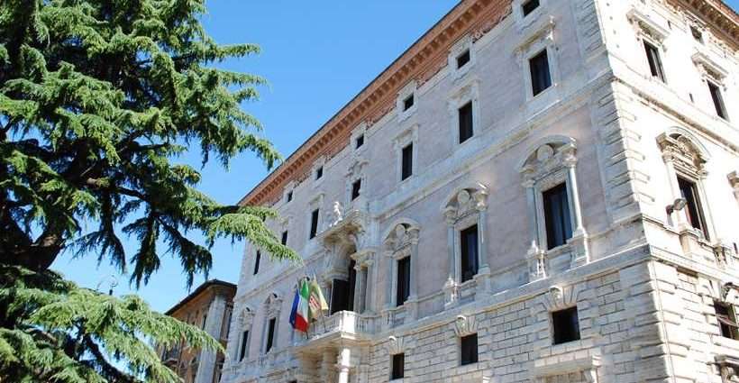 Esami di maturità 2025: la Presidente Proietti agli studenti umbri “Siete il presente e il futuro dell’Umbria” Esami di maturità 2025: la Presidente Proietti agli studenti umbri “Siete il presente e il futuro dell’Umbria”