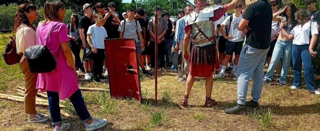 A scuola con la Public History: l’archeologia sperimentale di Hispellvm coinvolge i giovani A scuola con la Public History: l’archeologia sperimentale di Hispellvm coinvolge i giovani