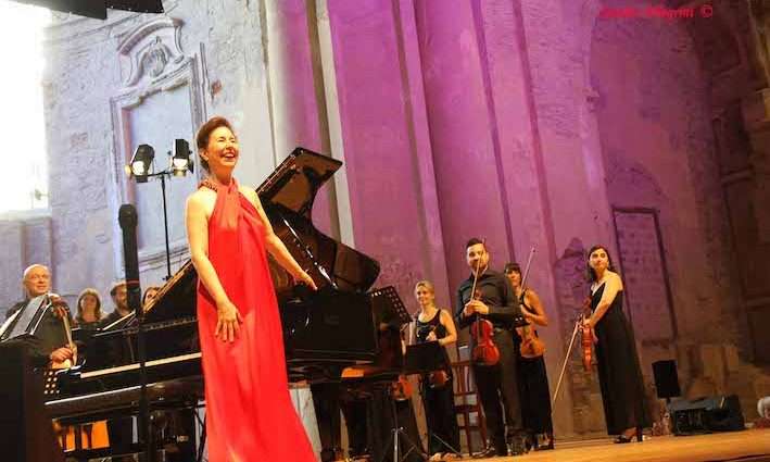 Si spengono le luci, si accendono i cuori al Trasimeno Music Festival 