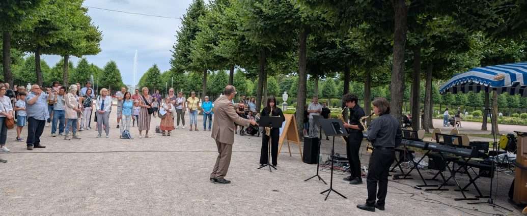 Spoleto in musica a Schwetzingen: gli allievi della “Alessandro Onofri” protagonisti al “Park Fest” nel ventennale del gemellaggio Spoleto in musica a Schwetzingen: gli allievi della “Alessandro Onofri” protagonisti al “Park Fest” nel ventennale del gemellaggio