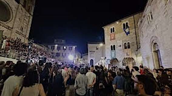 Bevagna da Gustare 2025: il Festival dello Street Food si rinnova con gusti e musica per tutti i gusti Bevagna da Gustare 2025: il Festival dello Street Food si rinnova con gusti e musica per tutti i gusti