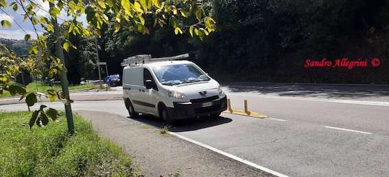 Miracolo a Perugia, montati di dissuasori salvavita nell’innesto di via Torelli-via delle Sorgenti su via San Galigano