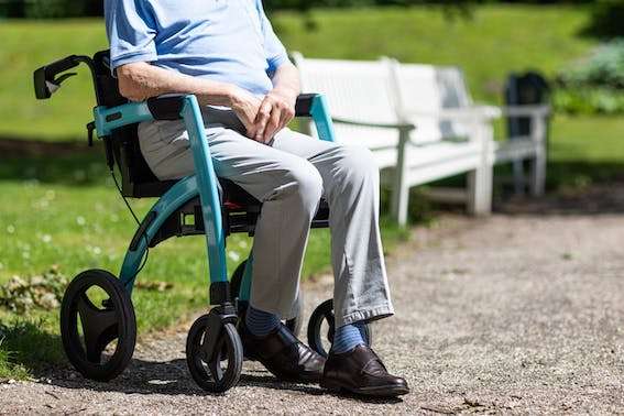 Domiciliarità per anziani non autosufficienti: riaperti i termini per i progetti di assistenza domiciliare in Umbria