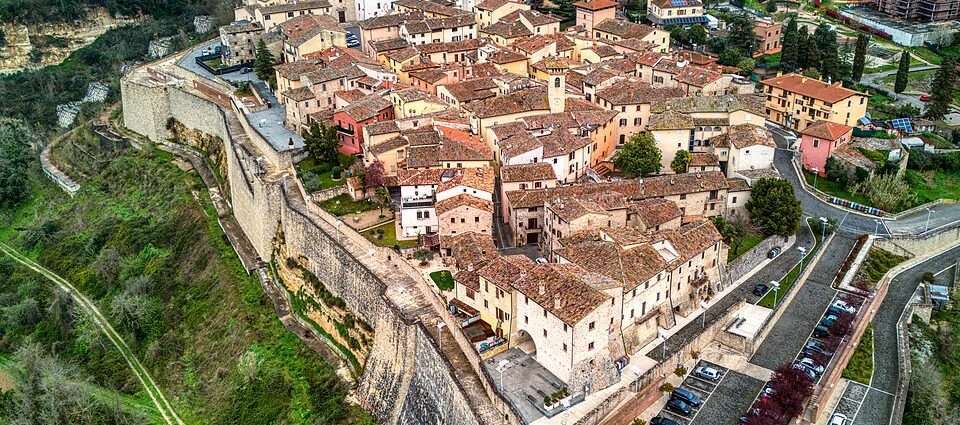 Massa Martana promuove il borgo del “Dire e Fare” con un Educational Tour riservato a giornalisti e operatori del settore Massa Martana promuove il borgo del “Dire e Fare” con un Educational Tour riservato a giornalisti e operatori del settore