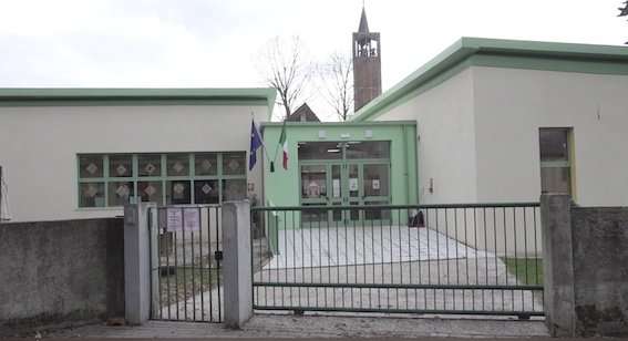 Montedoro, bambini di nuovo in classe nella sede provvisoria dopo la chiusura per Legionella [video]