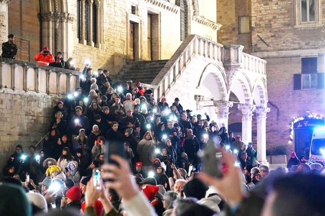 Perugia accoglie la Fiamma Olimpica: una città in festa per i valori universali dello sport [video]