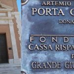Chiusa la Porta del Giubileo, realizzata da Artemio Giovagnoni nel 2000 Chiusa la Porta del Giubileo, realizzata da Artemio Giovagnoni nel 2000