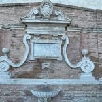 Quei petardi sulla Fonte Lomellina, segno di insensibile teppismo Quei petardi sulla Fonte Lomellina, segno di insensibile teppismo